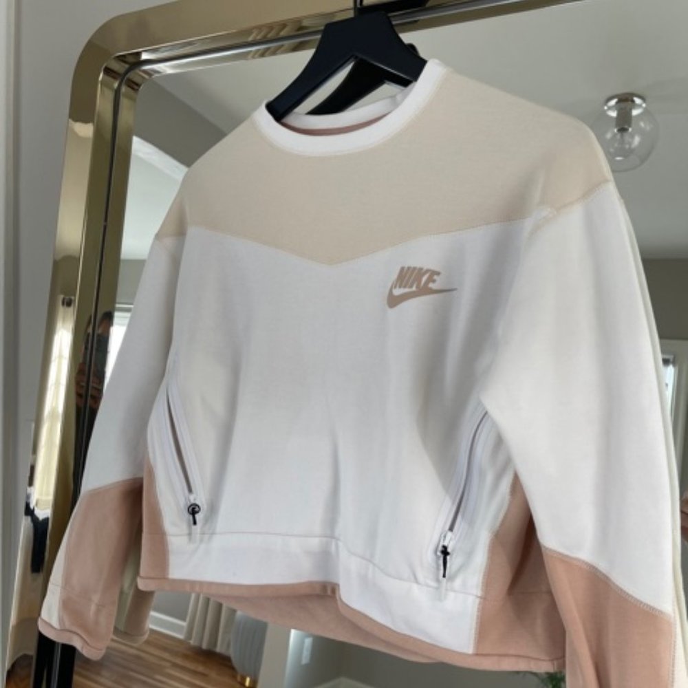 Nike Cream sweater